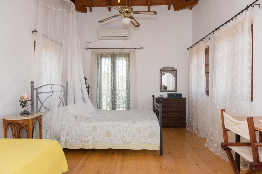 Elise Cottage Vathí Room photo